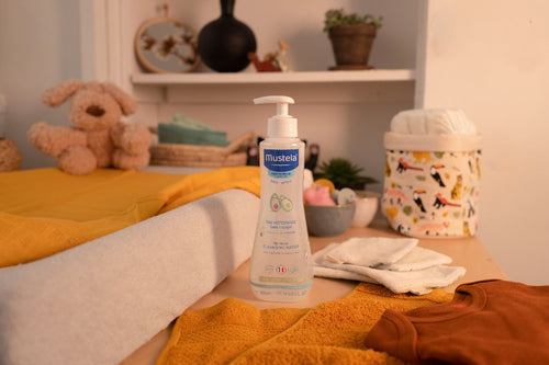 Organik Avokado İçeren Durulama Gerektirmeyen Bebek Temizleme Suyu - Mustela Türkiye - 4