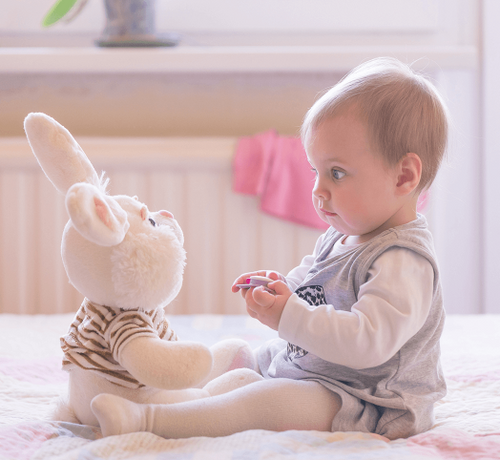 10 Aylık Bebek Gelişimi - Ay Ay Bebek Gelişimi - Mustela Türkiye - 1