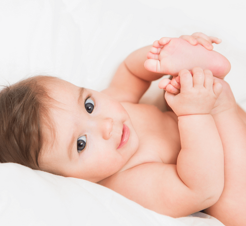 2 Aylık Bebek Gelişimi - Ay Ay Bebek Gelişimi - Mustela Türkiye - 1