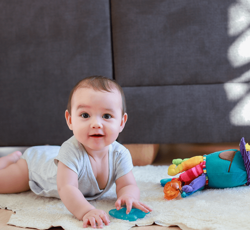 7 Aylık Bebek Gelişimi - Ay Ay Bebek Gelişimi - Mustela Türkiye - 1