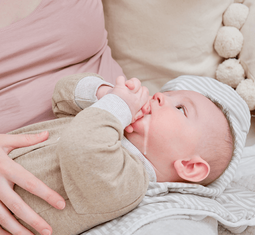 Bebeklerde Kusma Nedir? - Mustela Türkiye - 1