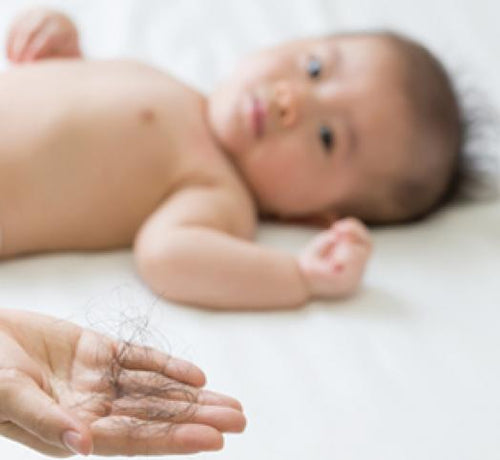 Bebeklerde ve Çocuklarda Saç Dökülmesi Nedenleri Nelerdir? - Mustela Türkiye - 1