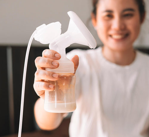 Kolostrum (Ağız Sütü) Nedir? Bebekler için Faydaları nelerdir? - Mustela Türkiye - 1