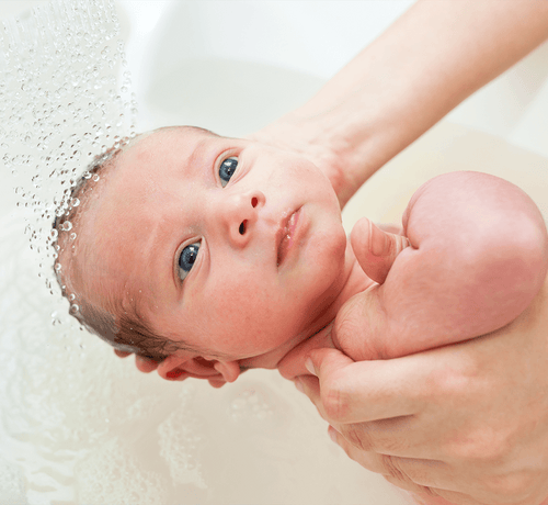 Yenidoğan Bebek Ne Zaman ve Nasıl Yıkanır? - Mustela Türkiye - 1