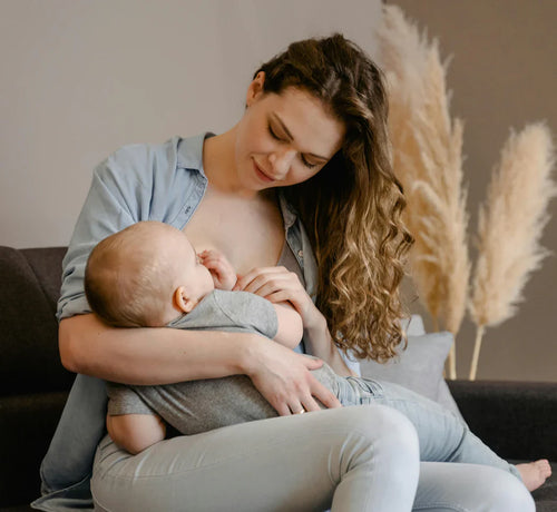 Anne Sütünün Fazla Gelmesi: Hiperlaktasyon Nedir ve Neden Olur? - Mustela Türkiye - 1