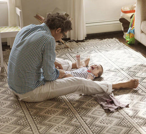 Bebeğinizin atopik cildine nemlendirici bakımı nasıl uygulamalısınız? - Mustela Türkiye - 1