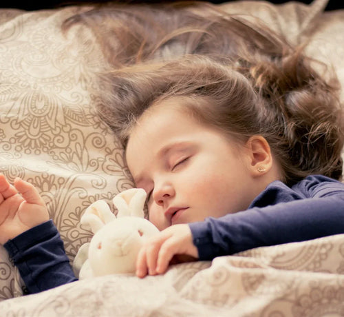 Bebeklerde Uyku Arkadaşı Seçimi ve Faydaları - Mustela Türkiye - 1