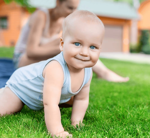 Yaz Aylarında Bebekler Nasıl Giydirilmeli? - Mustela Türkiye - 1