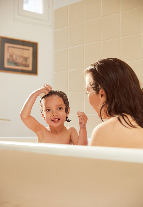 2022_CAMPAIGN_SHAMPOO___BODY_CLEANSING_BAR_PICTURES_LIFESTYLE4 - Mustela Türkiye - 1